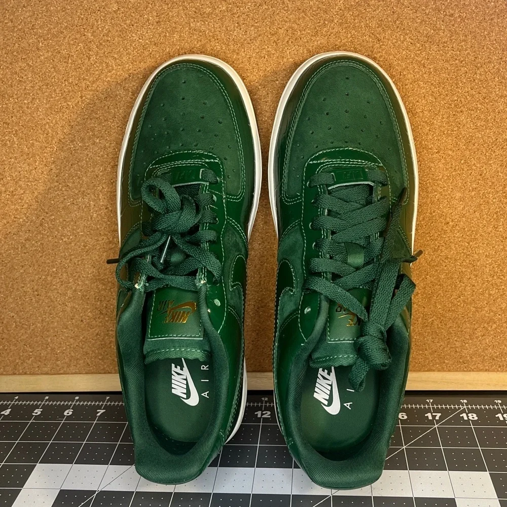 Nike 
Air force 1 LX
Gorge green croc
Nwot - Picture 5 of 16